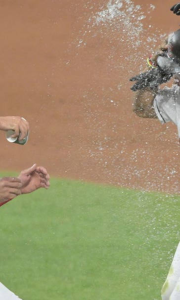 Mercado delivers RBI single in 10th, Indians beat Reds 2-1